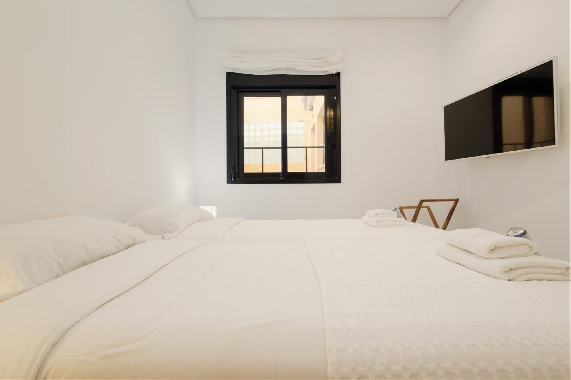 Apartamento 3 Bedroom Apartment, With Private Garden And Terrace, In Puerto Banus *