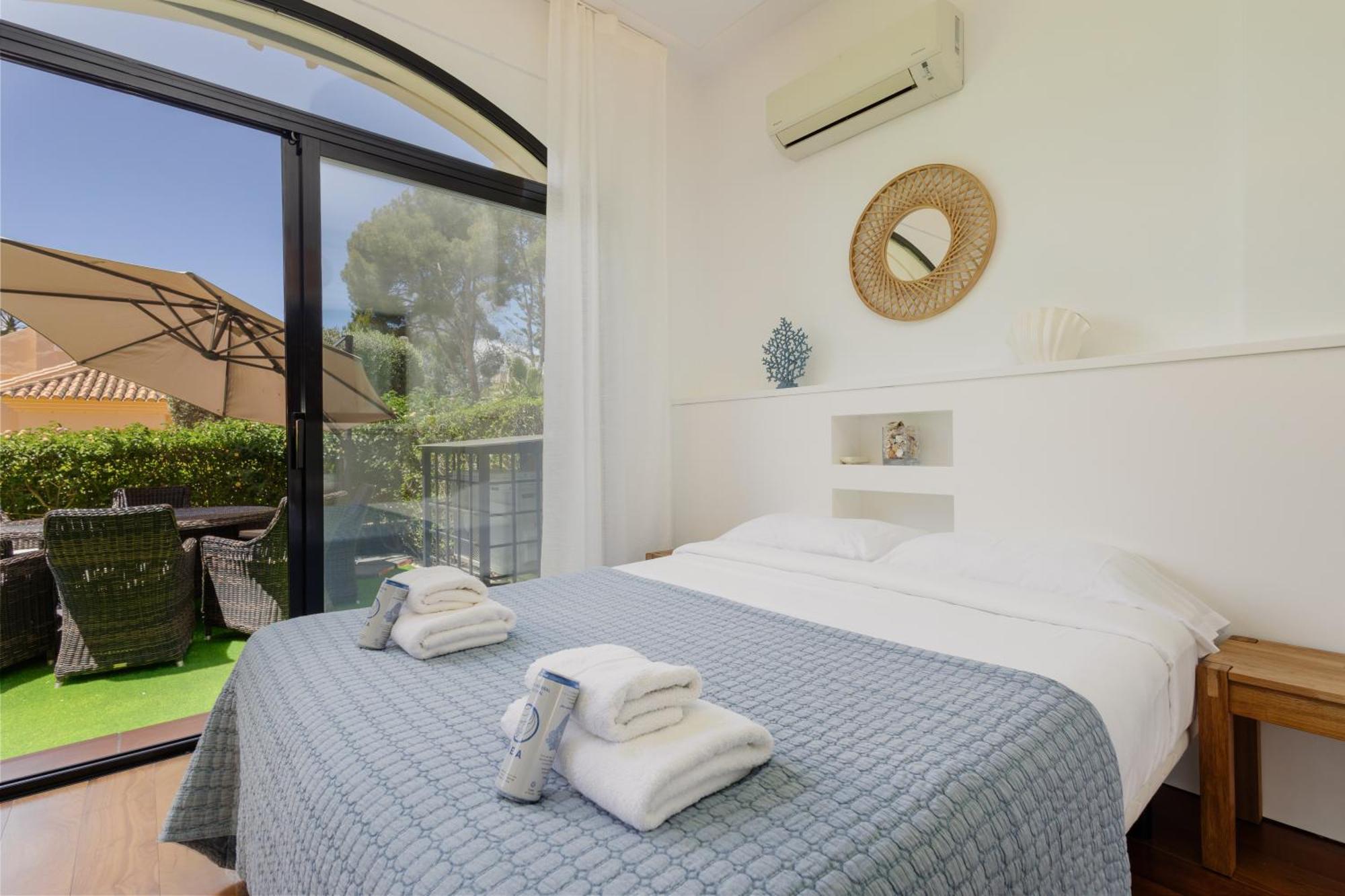Apartamento 3 Bedroom Apartment, With Private Garden And Terrace, In Puerto Banus *