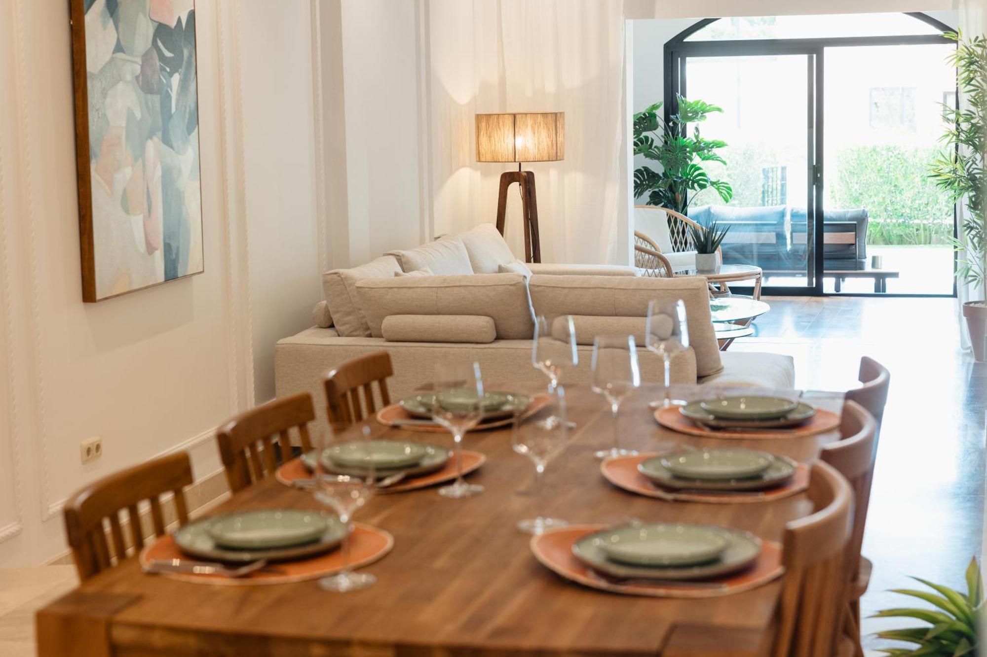 Apartamento 3 Bedroom Apartment, With Private Garden And Terrace, In Puerto Banus *