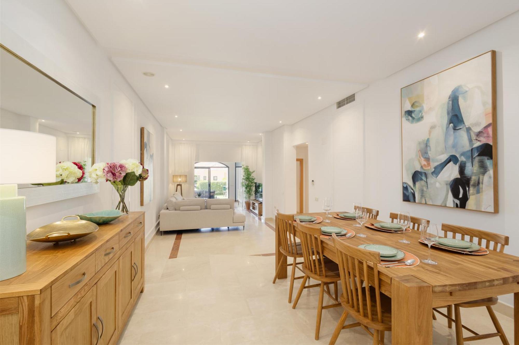 Apartamento 3 Bedroom Apartment, With Private Garden And Terrace, In Puerto Banus Marbella