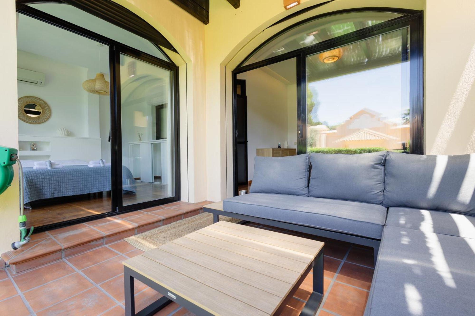 3 Bedroom Apartment, With Private Garden And Terrace, In Puerto Banus Apartamento