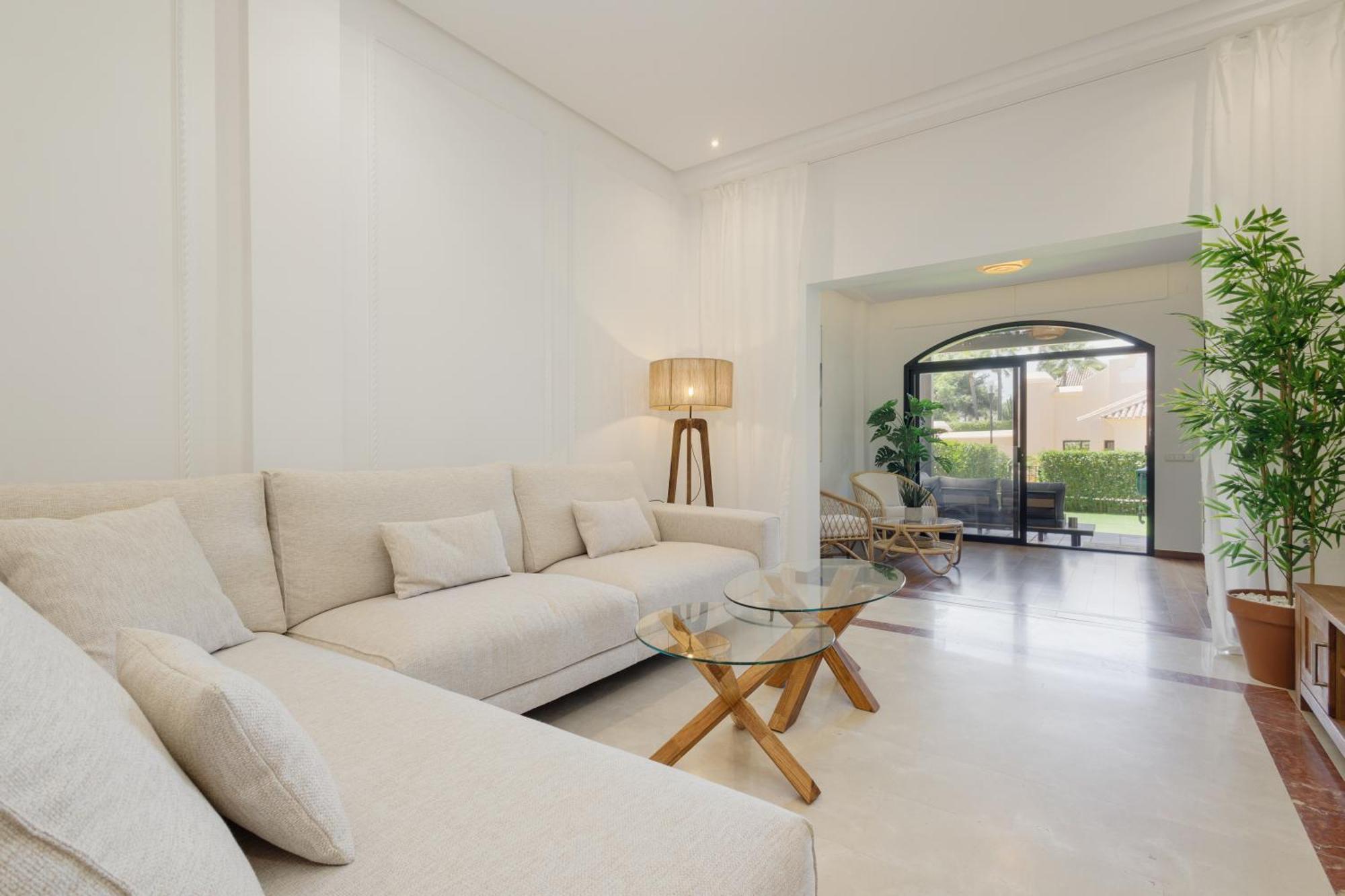 Apartamento 3 Bedroom Apartment, With Private Garden And Terrace, In Puerto Banus