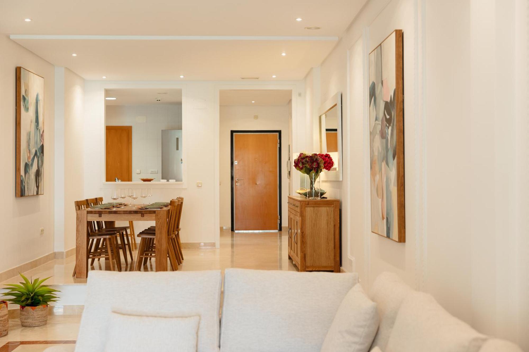 3 Bedroom Apartment, With Private Garden And Terrace, In Puerto Banus Apartamento